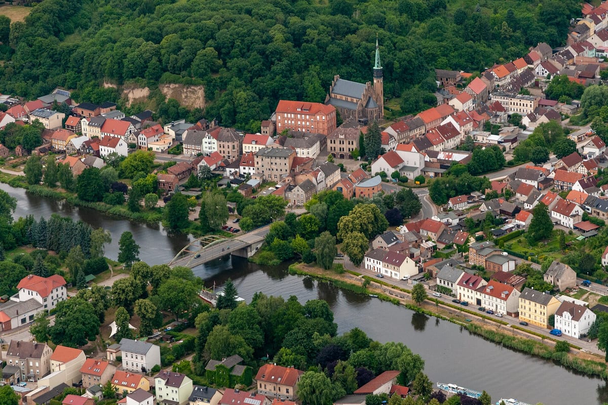 Oderberg im Landkreis Barnim: Altstadt mit St.-Nikolai-Kirche an der Alten Oder