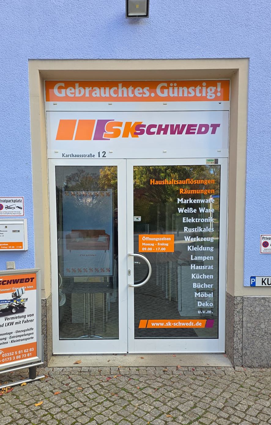 Eingang des Gebrauchtwarenladens in der Karthausstraße